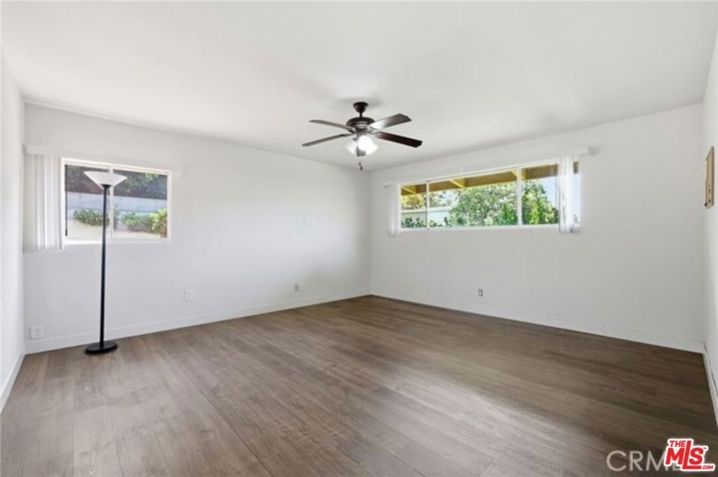 6732 Wooster Avenue - Photo 5