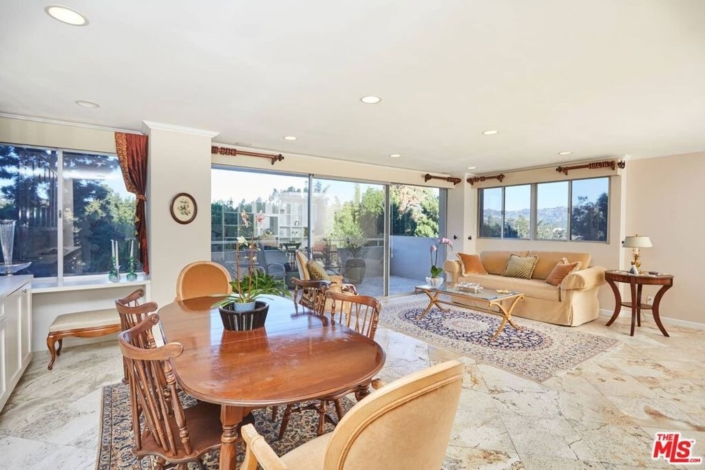 865 Comstock Avenue - Photo 4