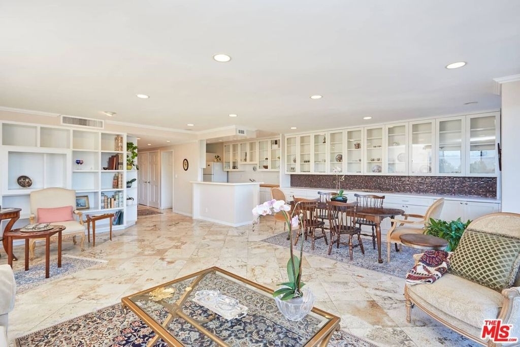 865 Comstock Avenue - Photo 8