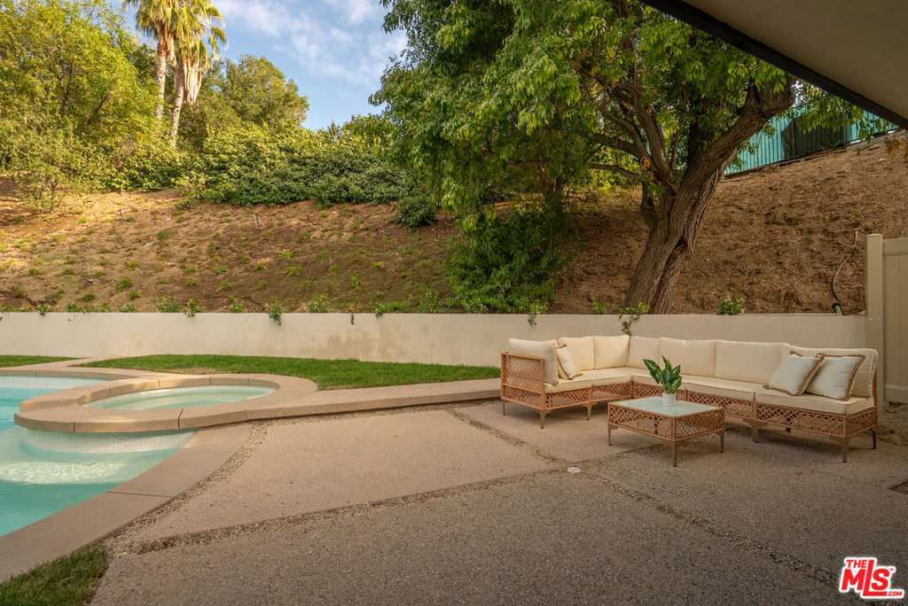 20466 Miranda Street - Photo 30