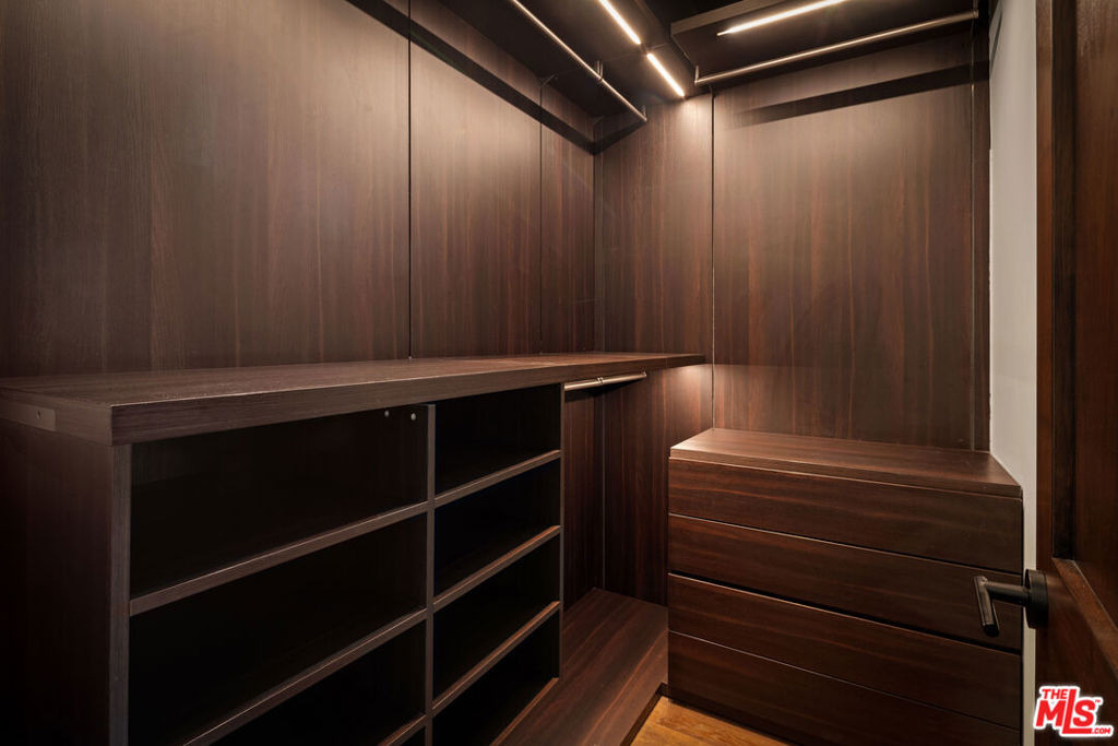 527 Norwich Drive - Photo 17