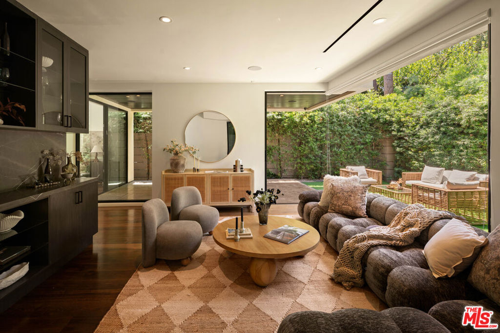 527 Norwich Drive - Photo 8