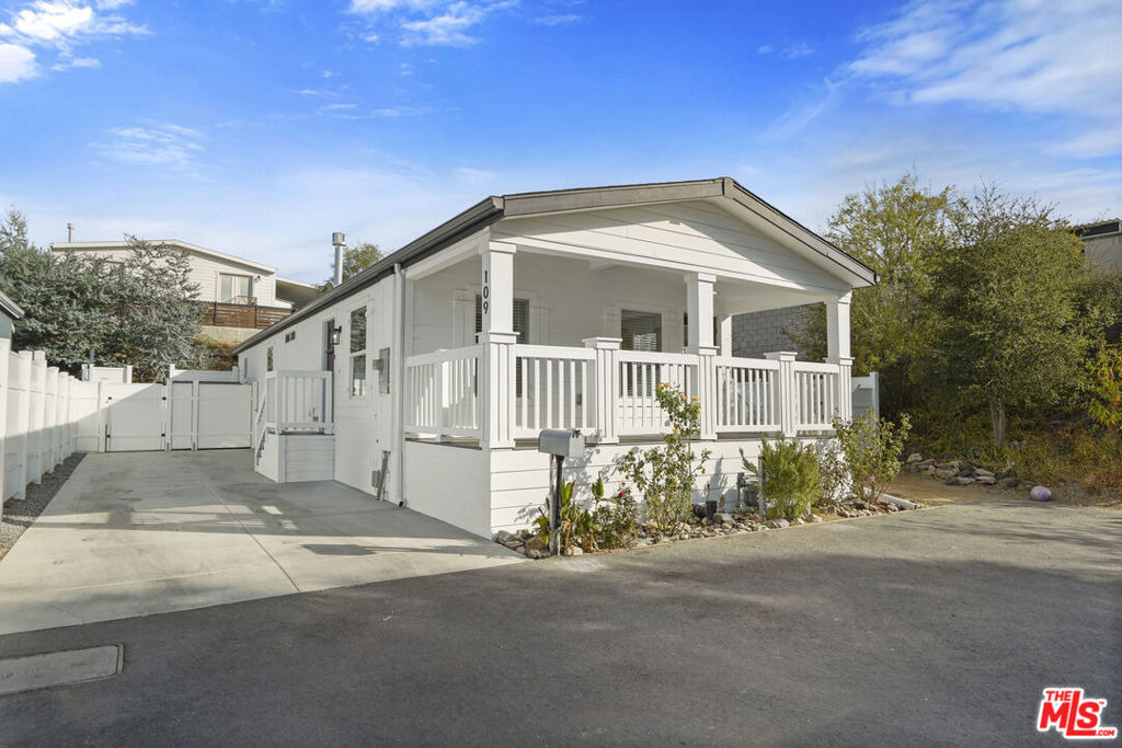 30473 Mulholland Hwy - Photo 1
