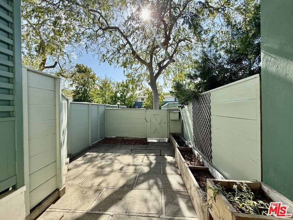 5262 Village Green - Photo 14