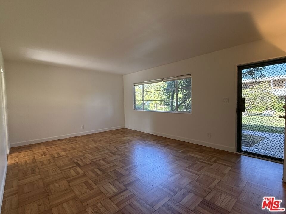 5262 Village Green - Photo 3