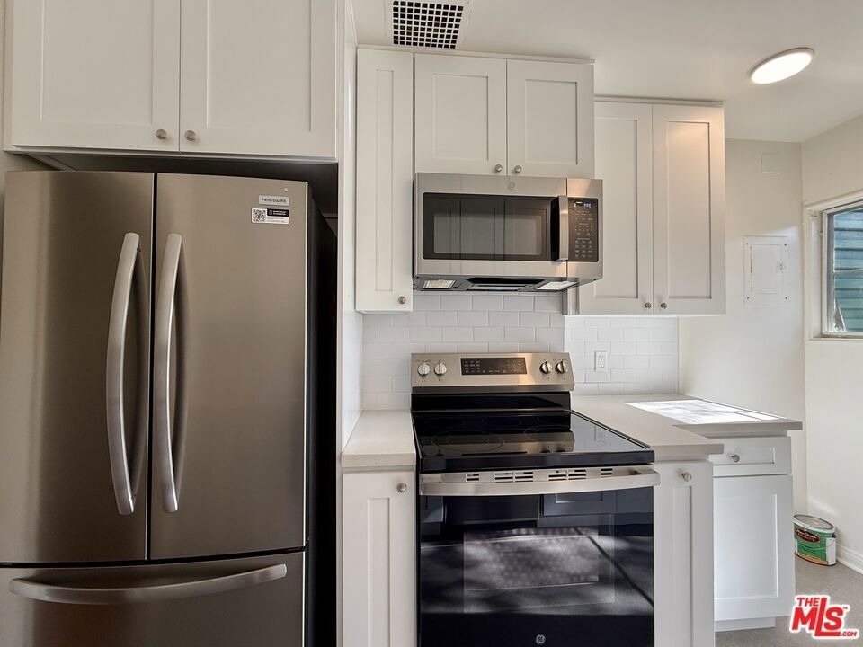 5262 Village Green - Photo 4