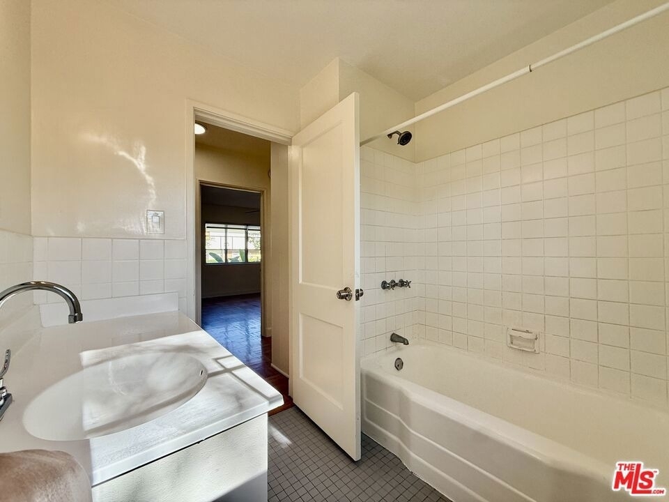 5262 Village Green - Photo 10