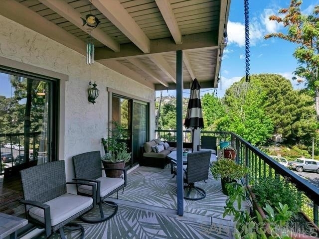 2376 Caringa Way - Photo 3