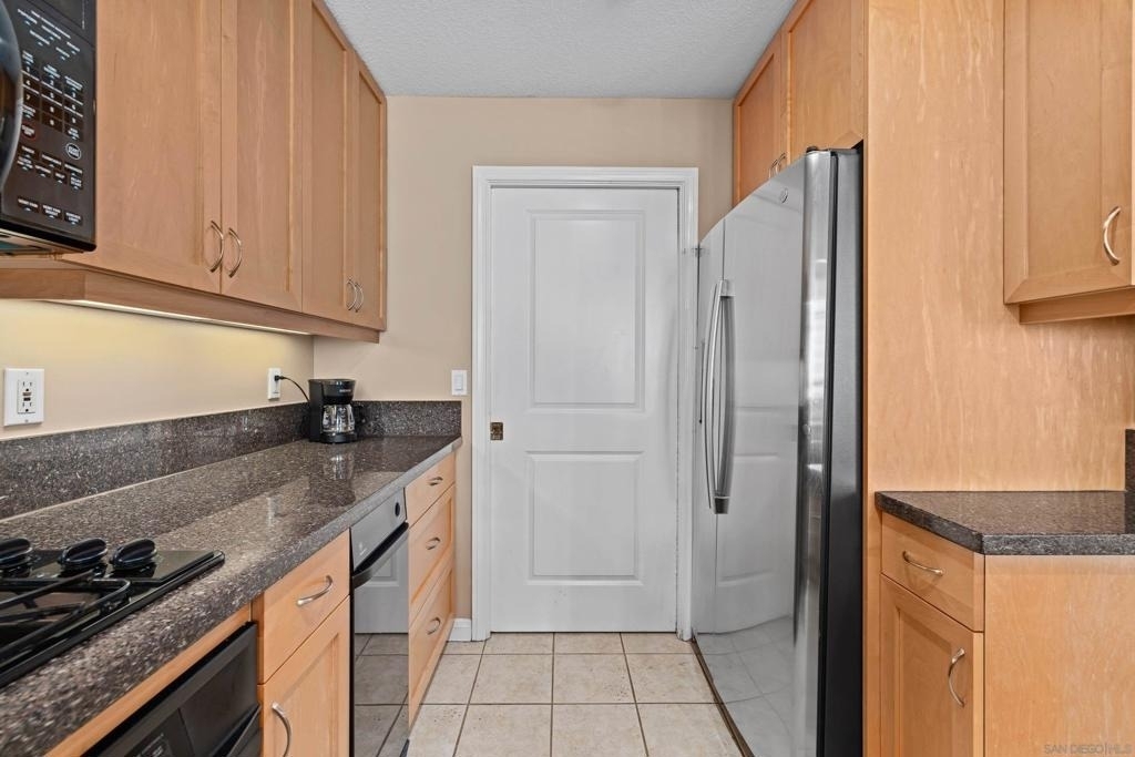 850 Beech St - Photo 12