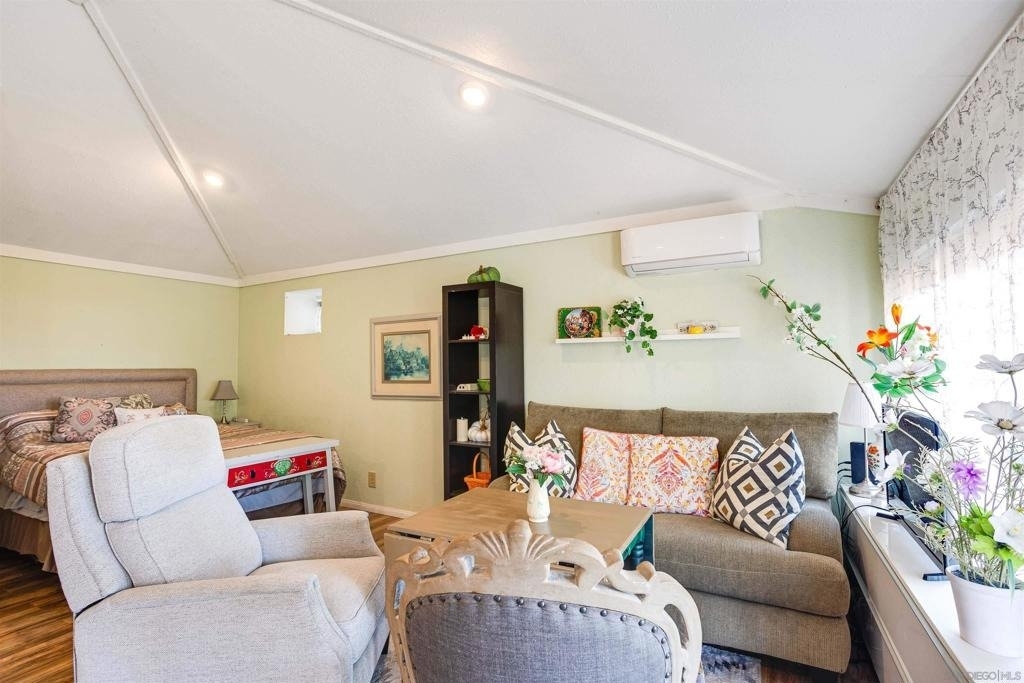 5037 Crestland Drive - Photo 9
