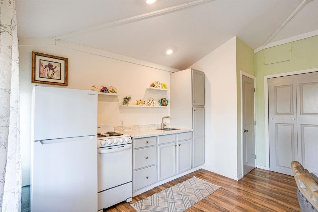 5037 Crestland Drive - Photo 8