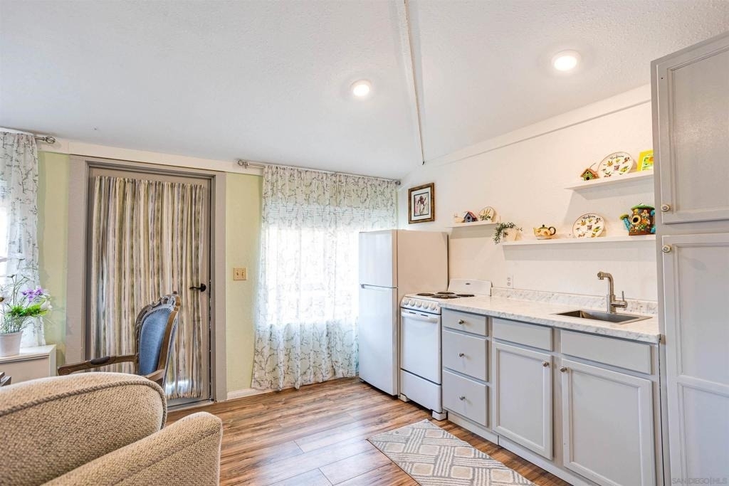 5037 Crestland Drive - Photo 13