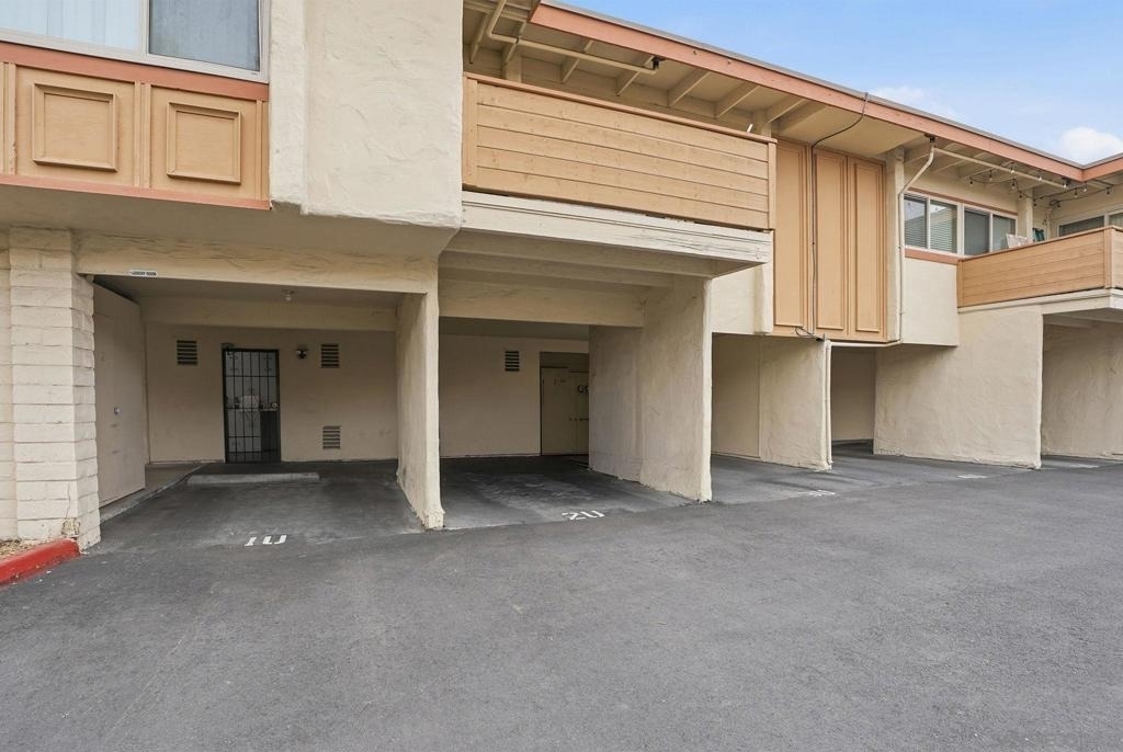 6864 Hyde Park Drive - Photo 15