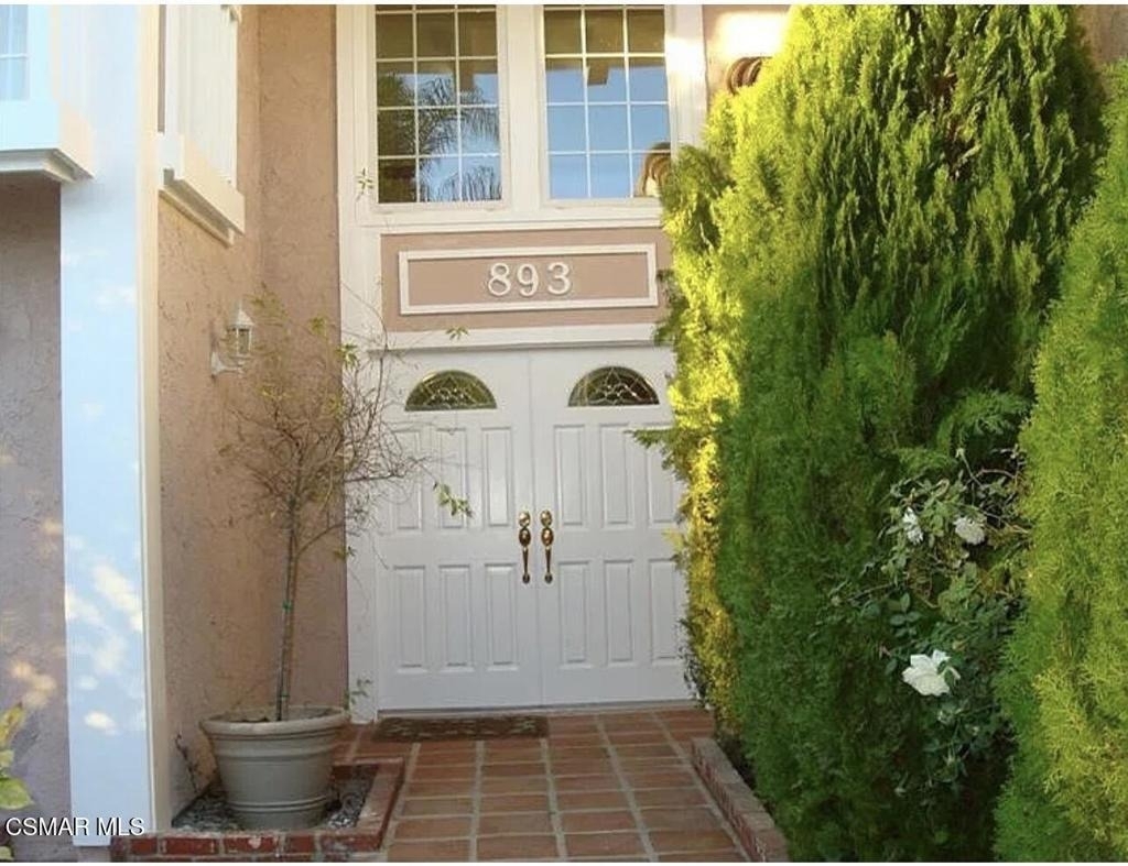 893 Lindawood Street - Photo 2