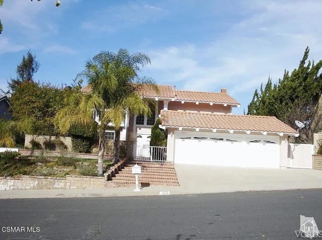 893 Lindawood Street - Photo 1