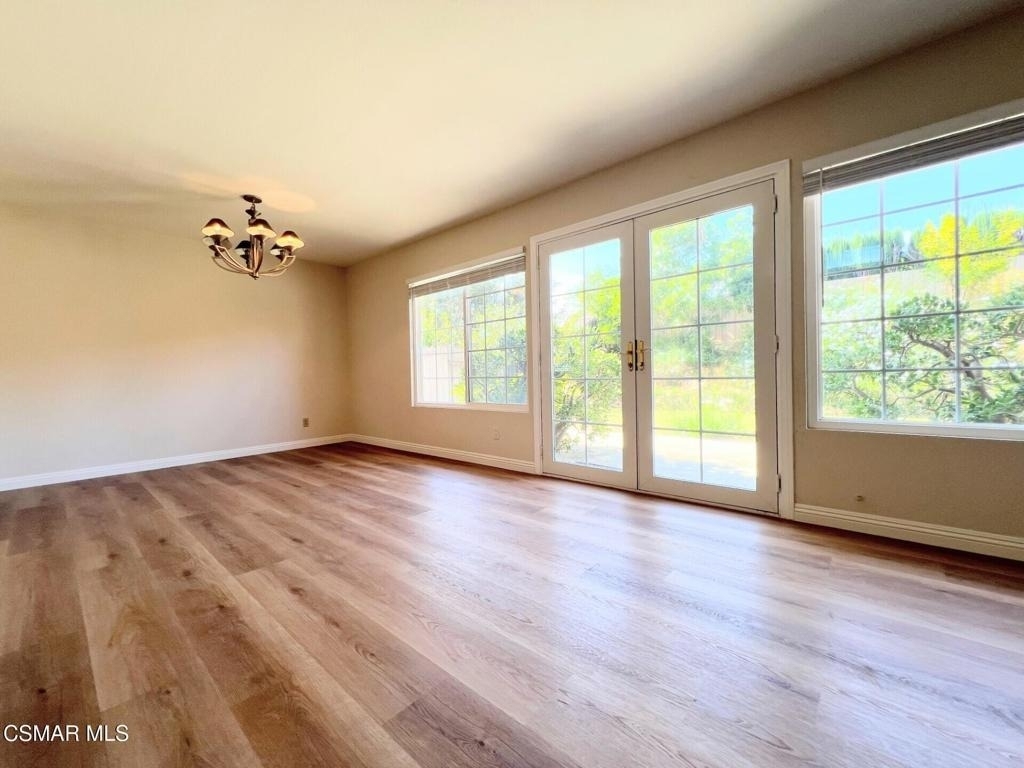 893 Lindawood Street - Photo 6