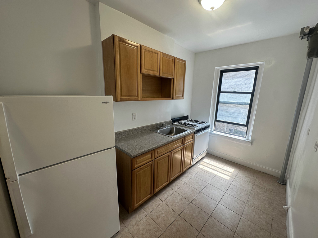 3105 Decatur Avenue - Photo 6