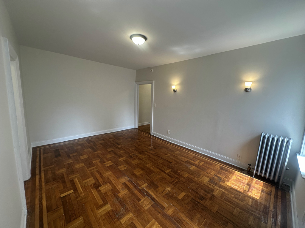 3105 Decatur Avenue - Photo 2