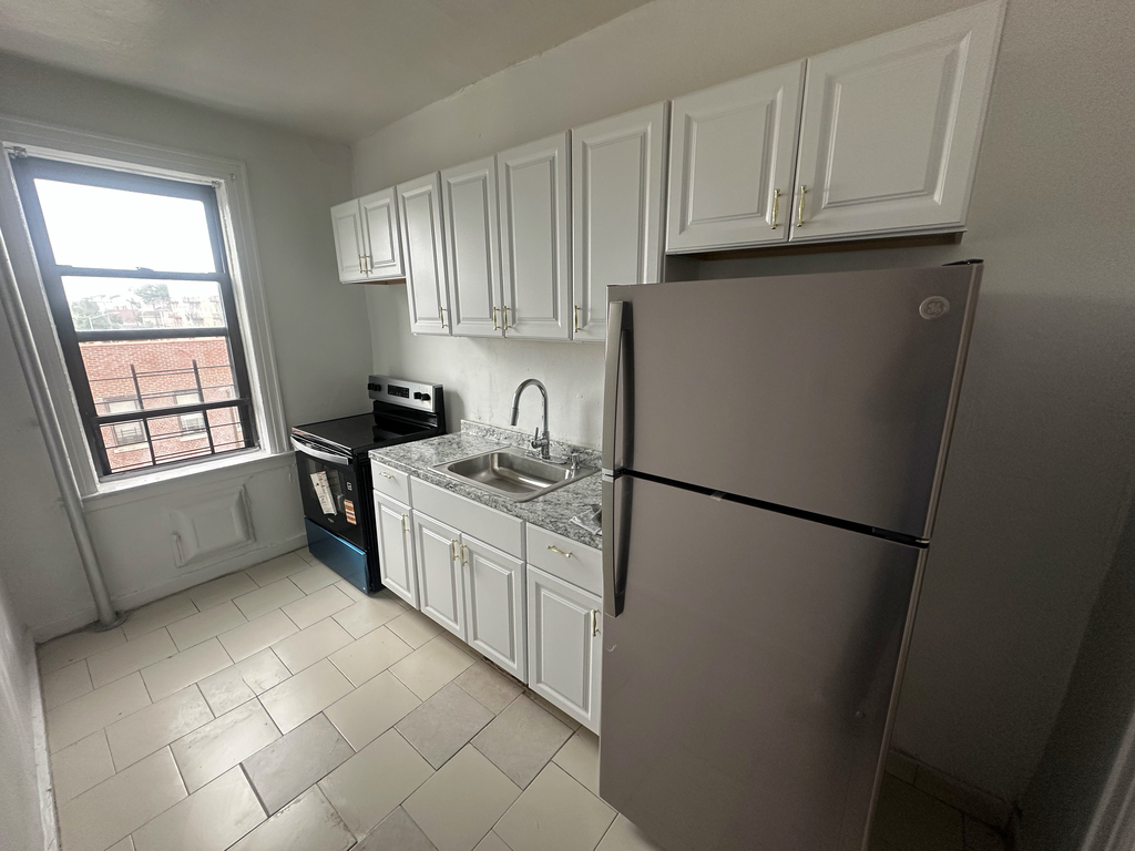 1544 Gillespie Avenue - Photo 6