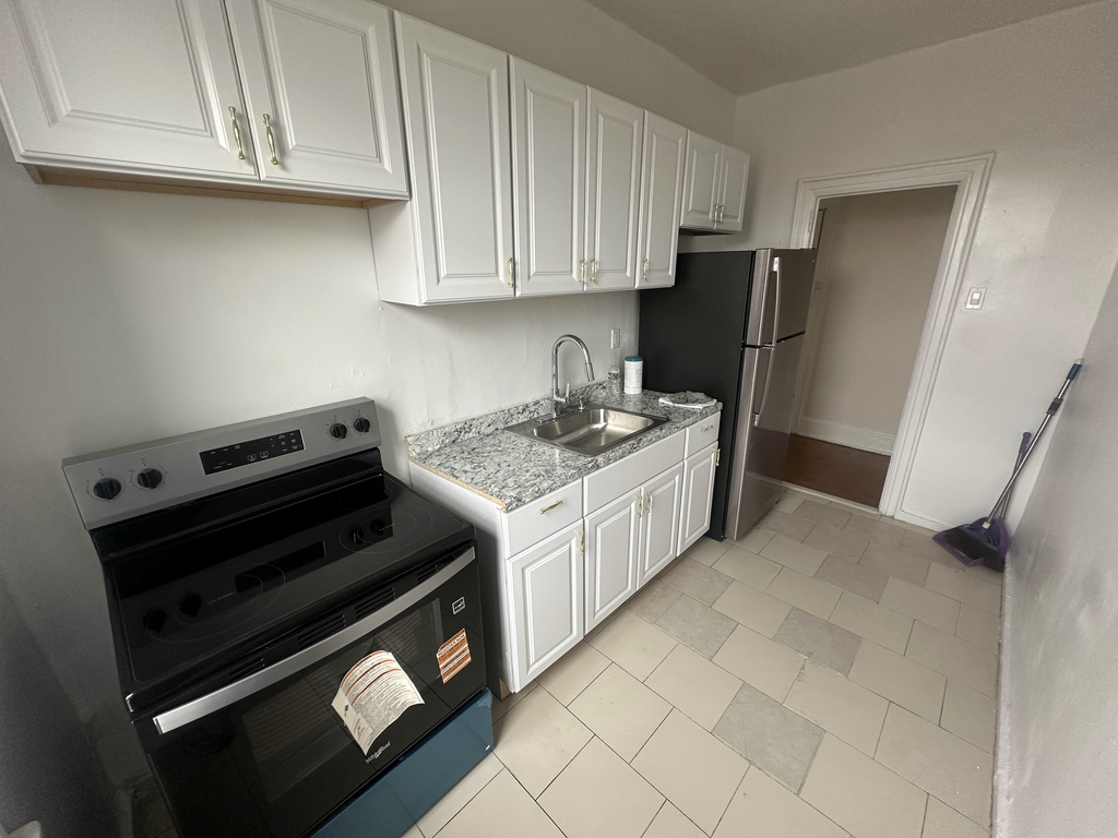 1544 Gillespie Avenue - Photo 4