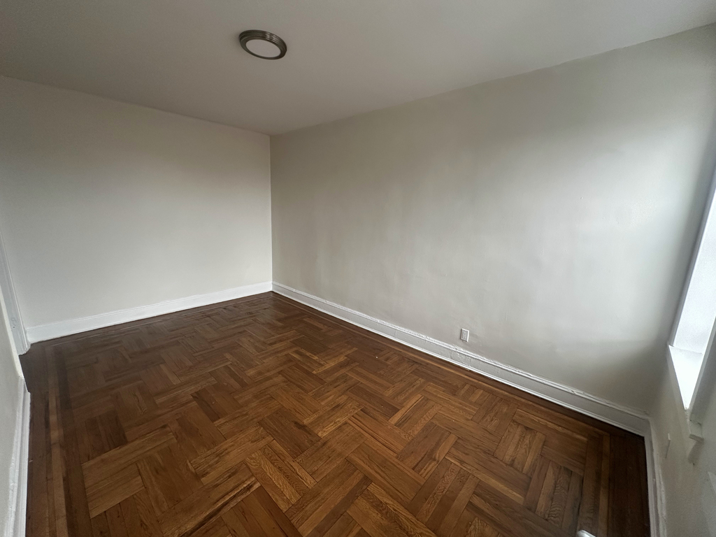 1544 Gillespie Avenue - Photo 3