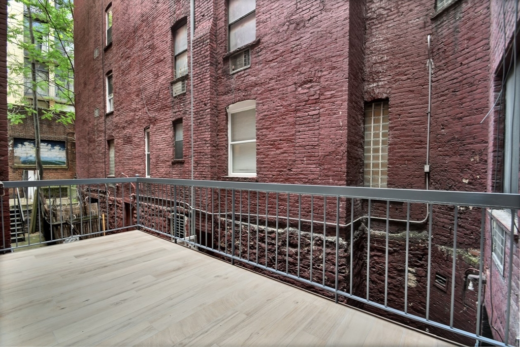 East 25th Street - Photo 6