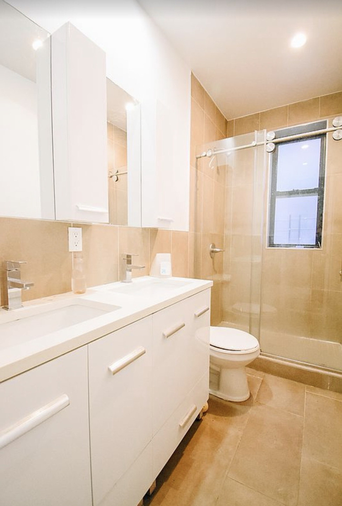 Claremont and Tiemann  - Photo 4