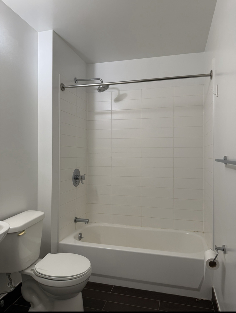  Studio Broadway Avenue - Photo 2