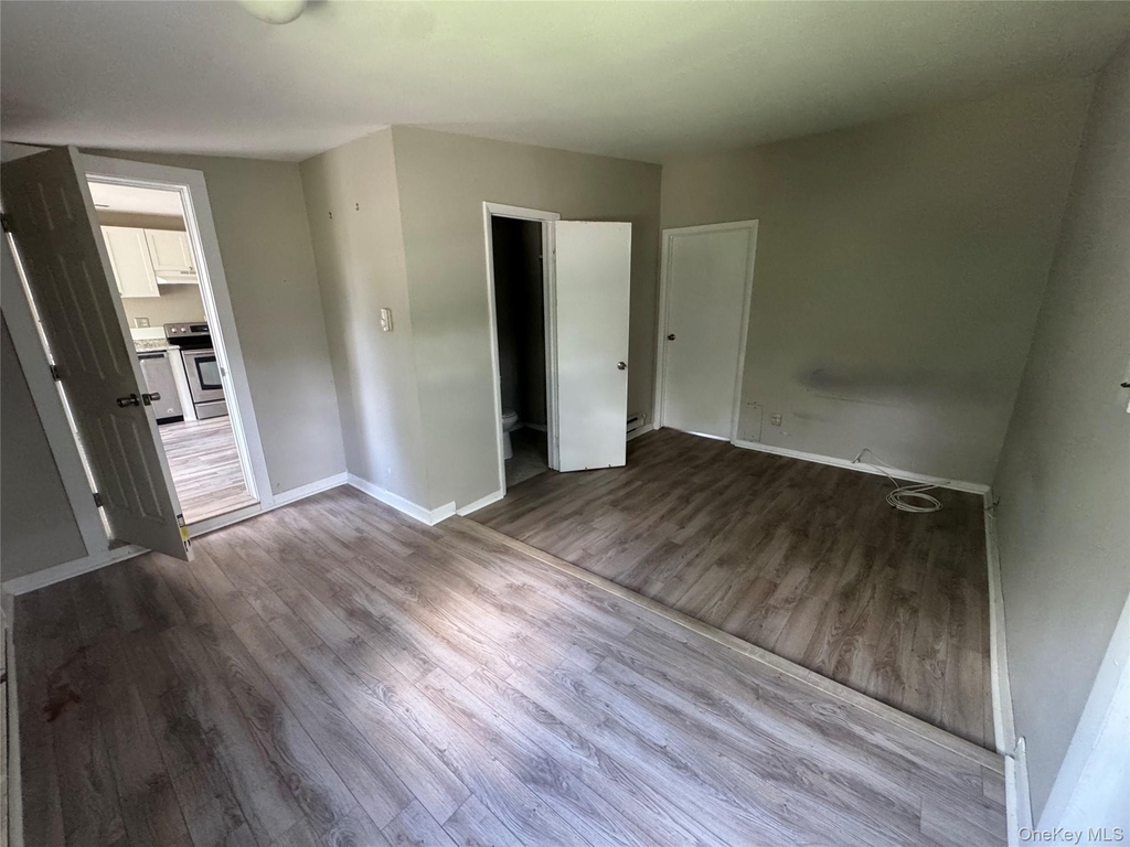 425 Landing Avenue - Photo 7