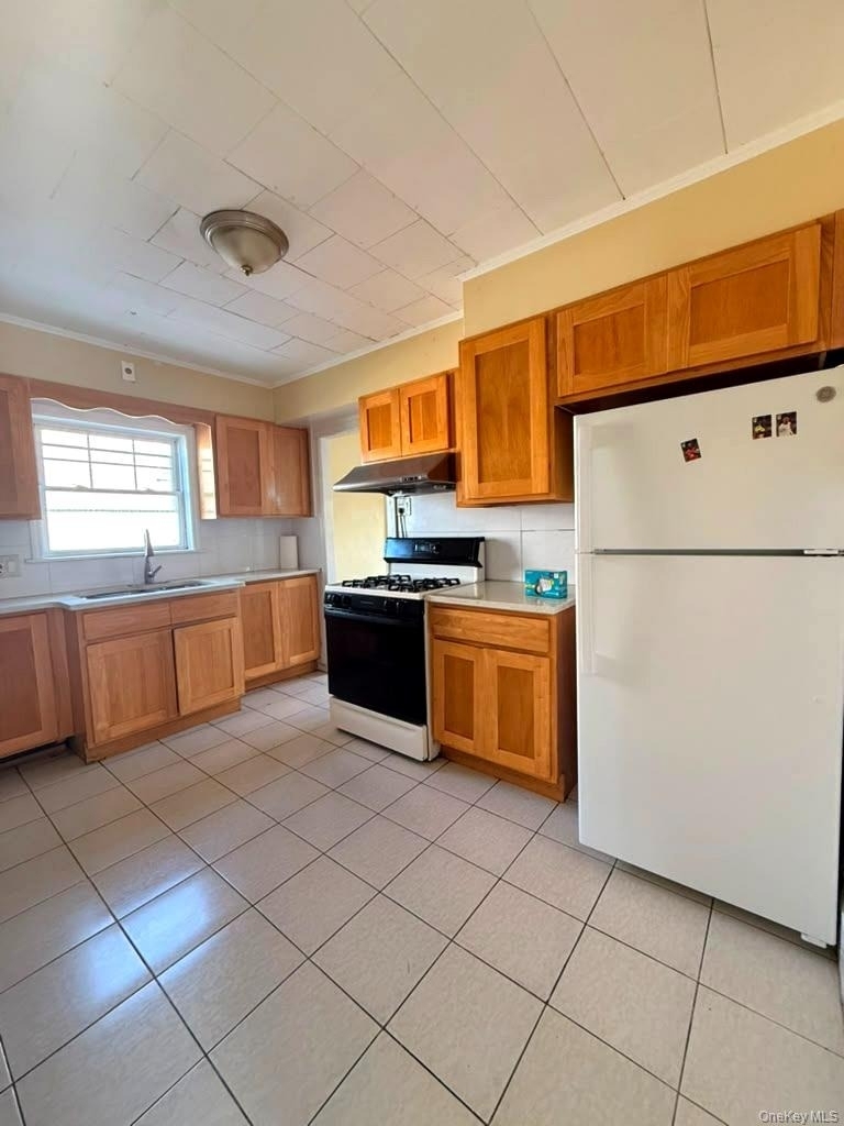 8 Herman Avenue - Photo 4