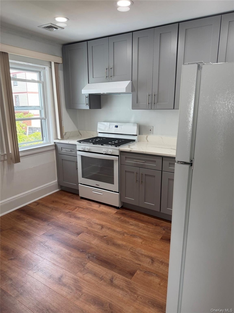 212 Orchard Street - Photo 1