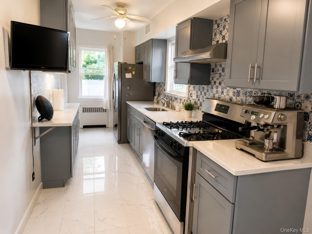 187 Perry Street - Photo 7