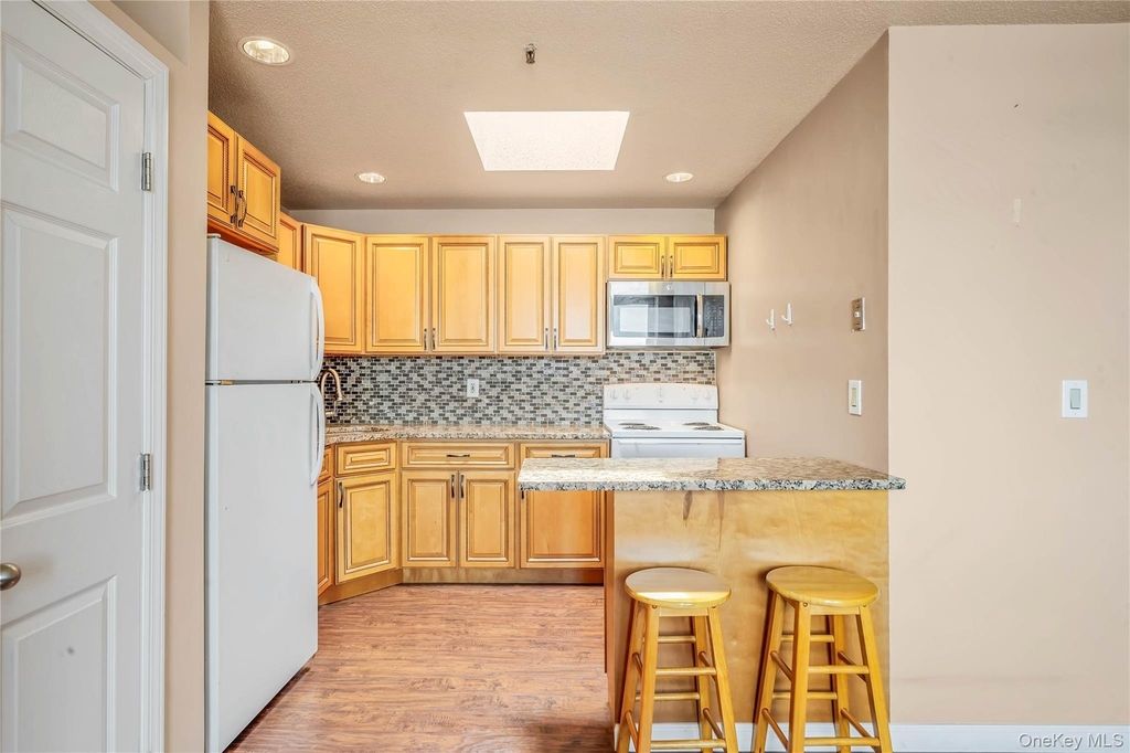 202 Main Street - Photo 3