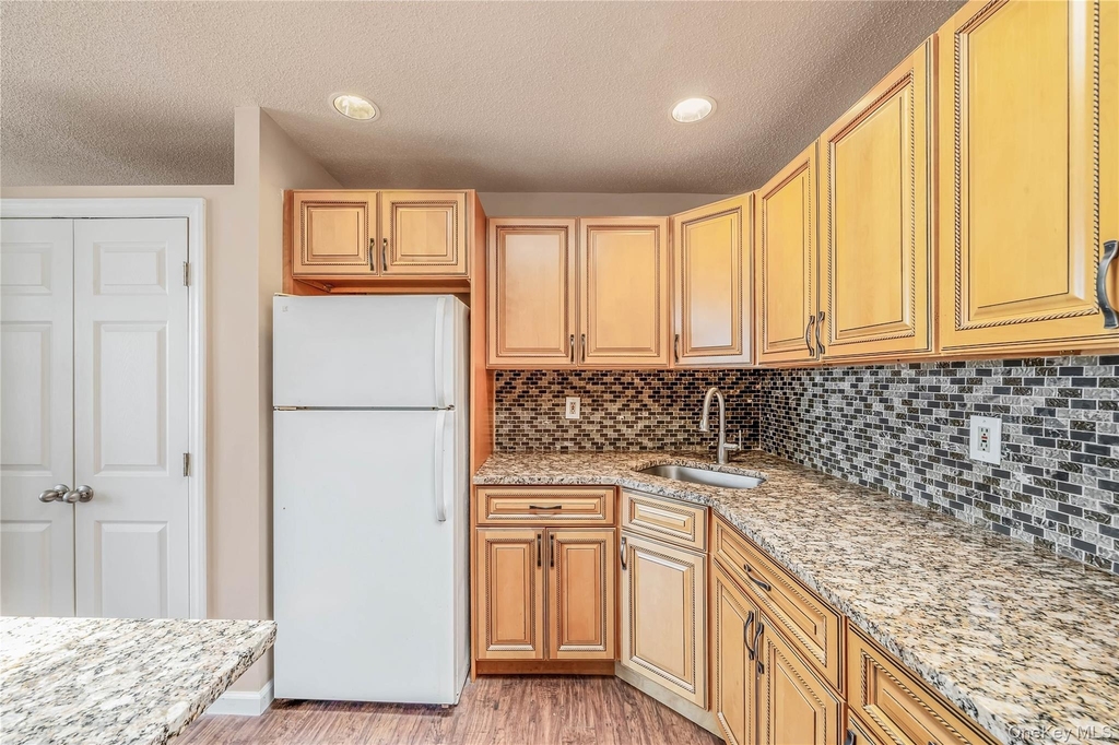 202 Main Street - Photo 2