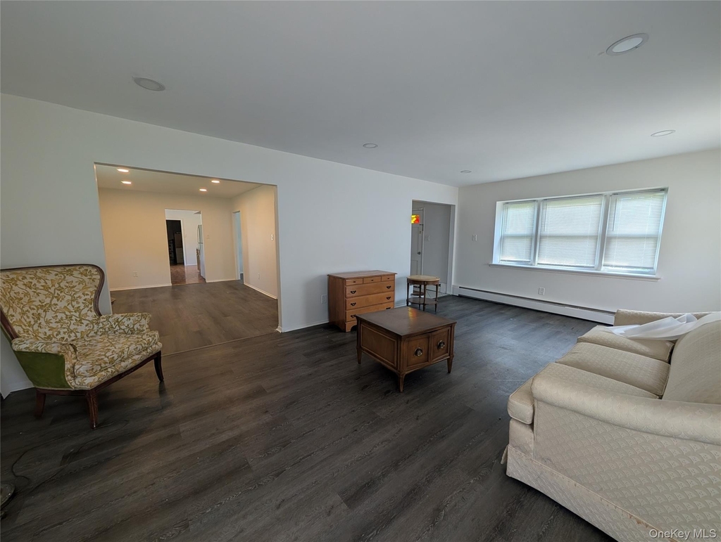 9 Maureen Lane - Photo 2