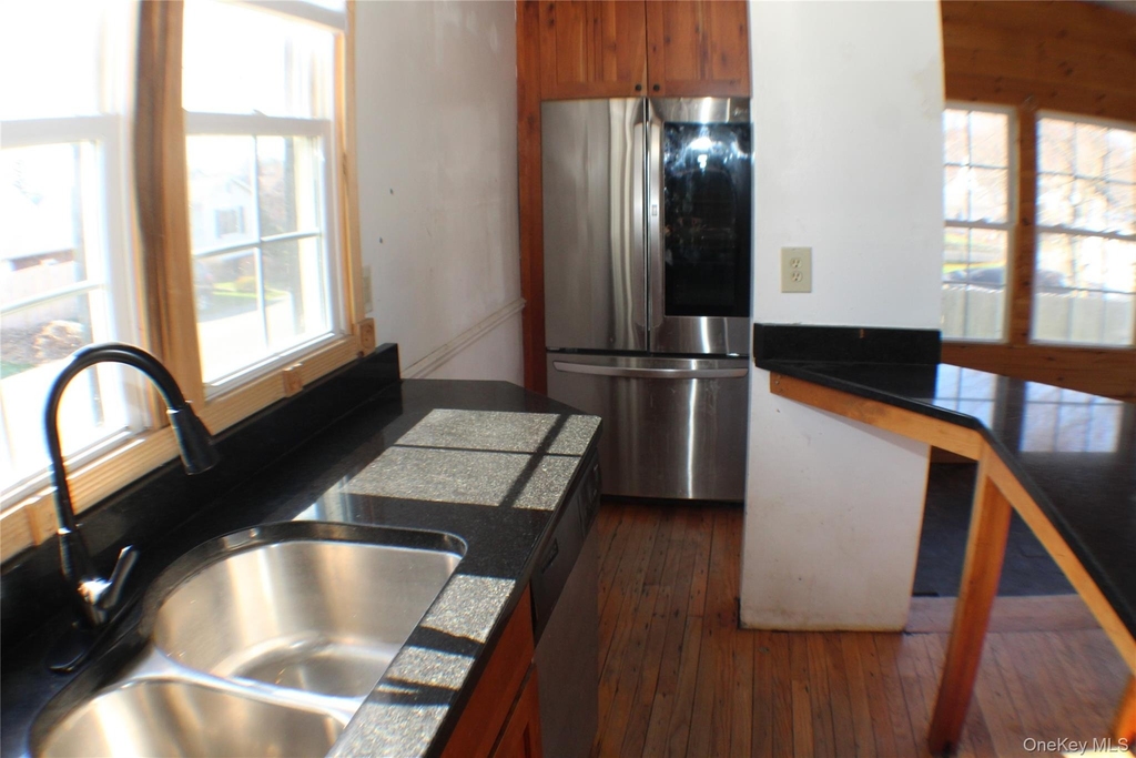 295 Lucas Avenue - Photo 9