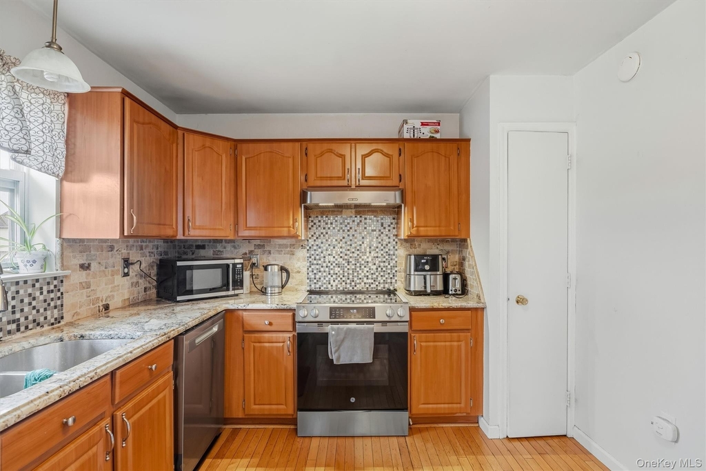 35 Helene Road - Photo 7