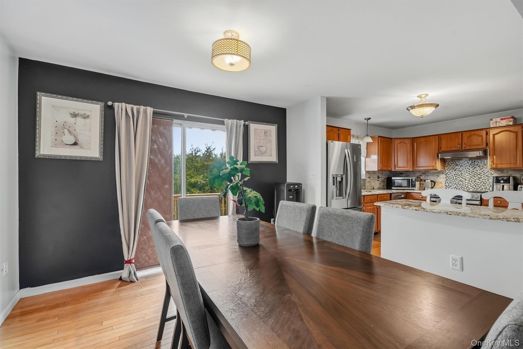 35 Helene Road - Photo 4