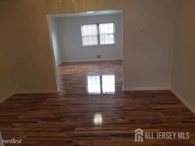 804 Maple Hill Drive - Photo 3