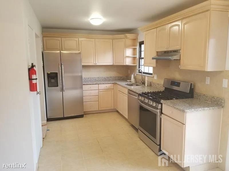 804 Maple Hill Drive - Photo 9