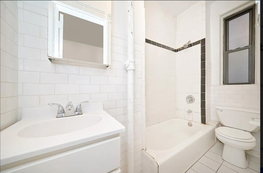 414 E 89th Street - Photo 6
