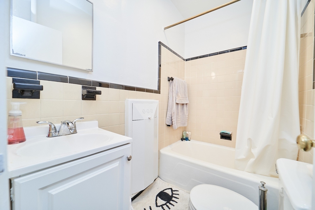 400 W 45th Street - Photo 7