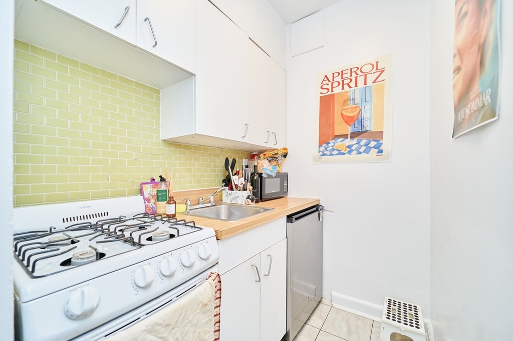 400 W 45th Street - Photo 6