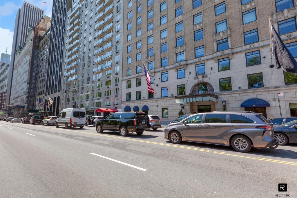 106 Central Park S - Photo 15