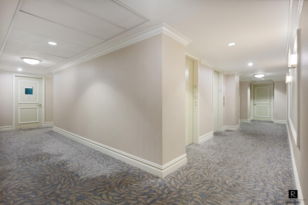 106 Central Park S - Photo 8