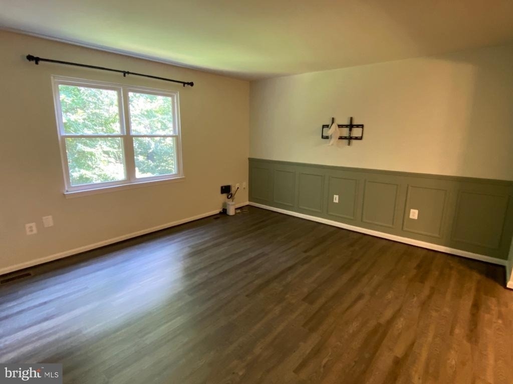 1210 Thomas Jefferson Place - Photo 3
