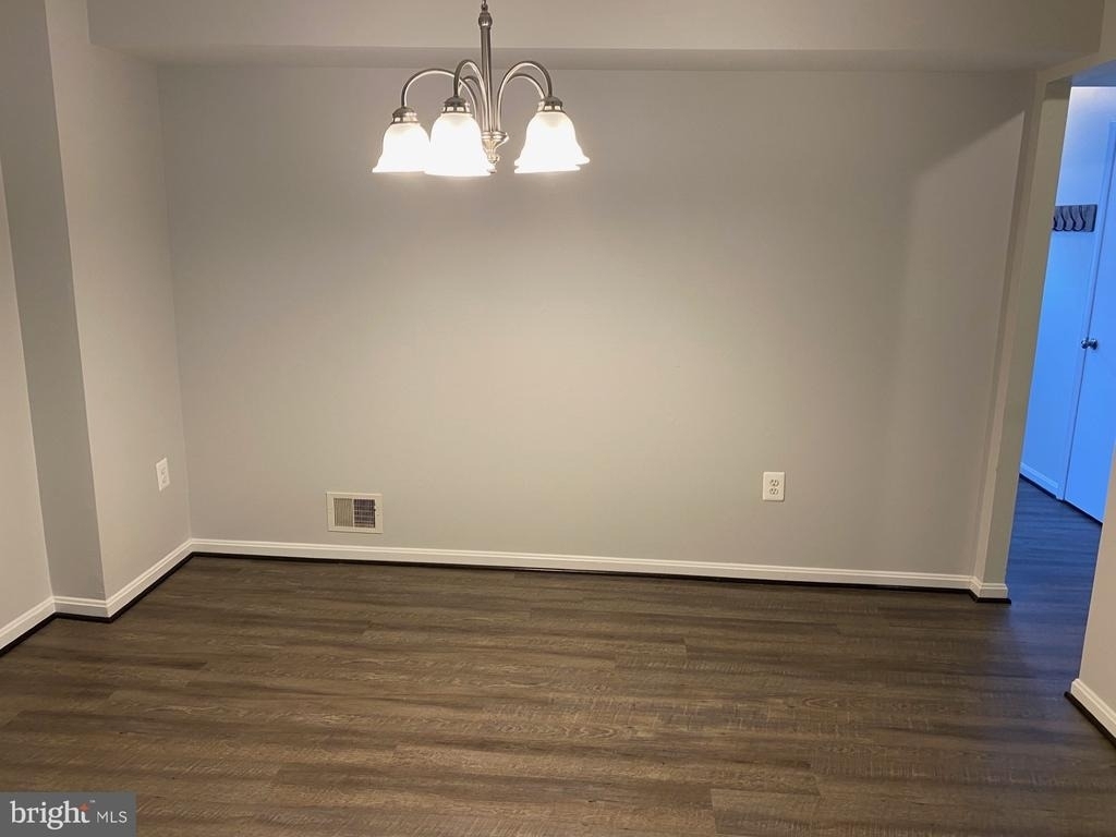 1210 Thomas Jefferson Place - Photo 2