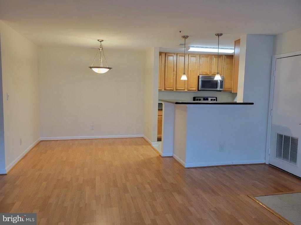 3178 Summit Square Drive - Photo 6