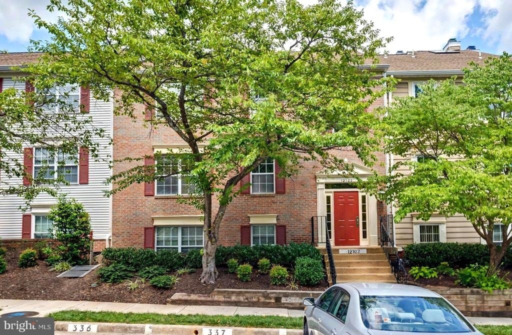 12102 Green Leaf Court - Photo 0