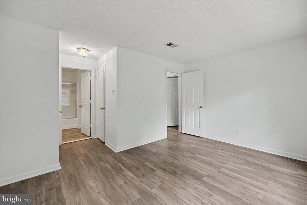 12102 Green Leaf Court - Photo 13